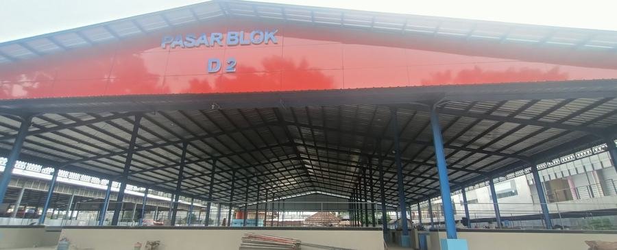 Bangunan Pasar Blok D2 yang telah rampung dikerjakan oleh Pattimura Utama